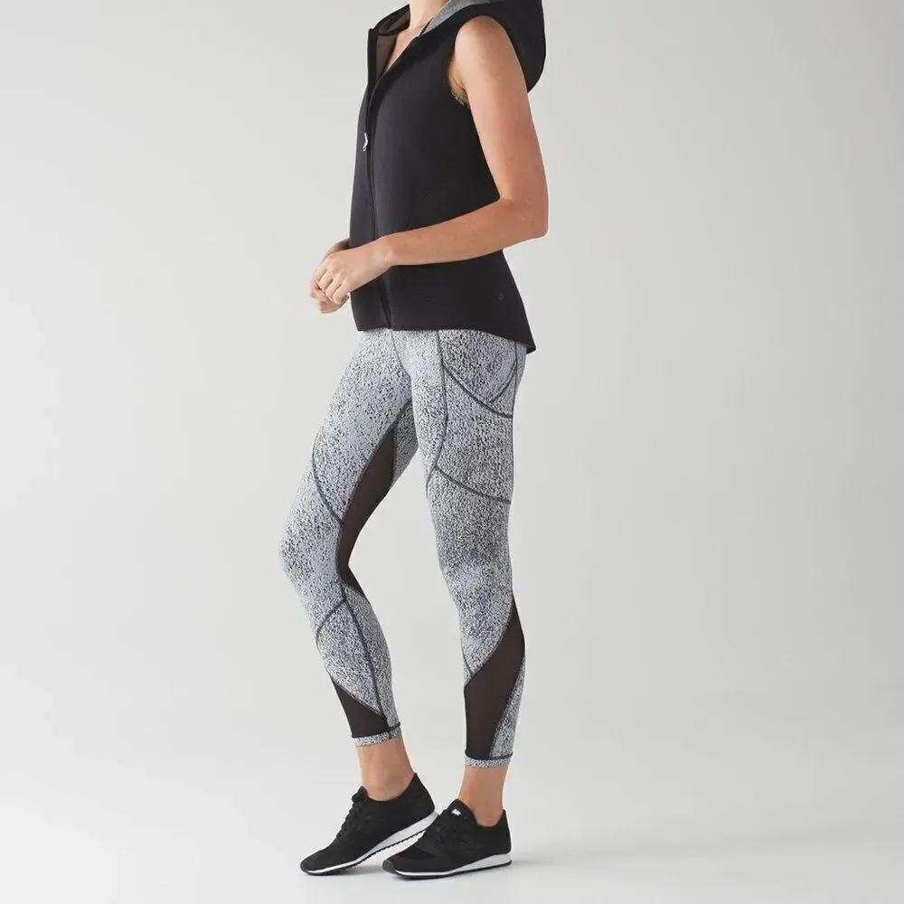Lululemon Outrun Tight Power Luxtreme Spray Jacquard White Black Leggings